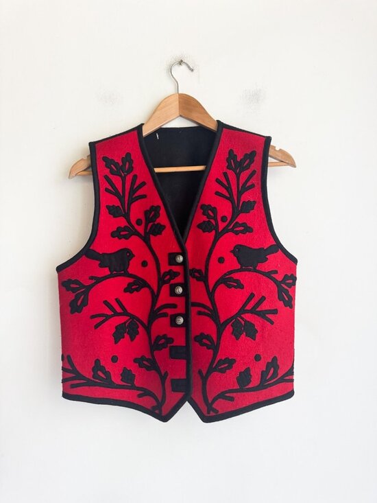 Midwest of Cannon Falls Jackets & Blazers - Midwest of Cannon Falls Red Black Wool Felt Flora Bird Folk Vest M